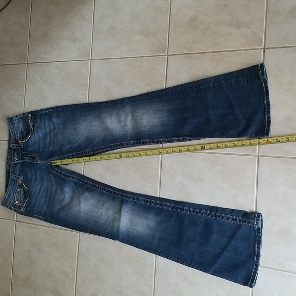 Miss Me Medium Wash Mid Rise Signature Bootcut Jeans. - Picture 9 of 16